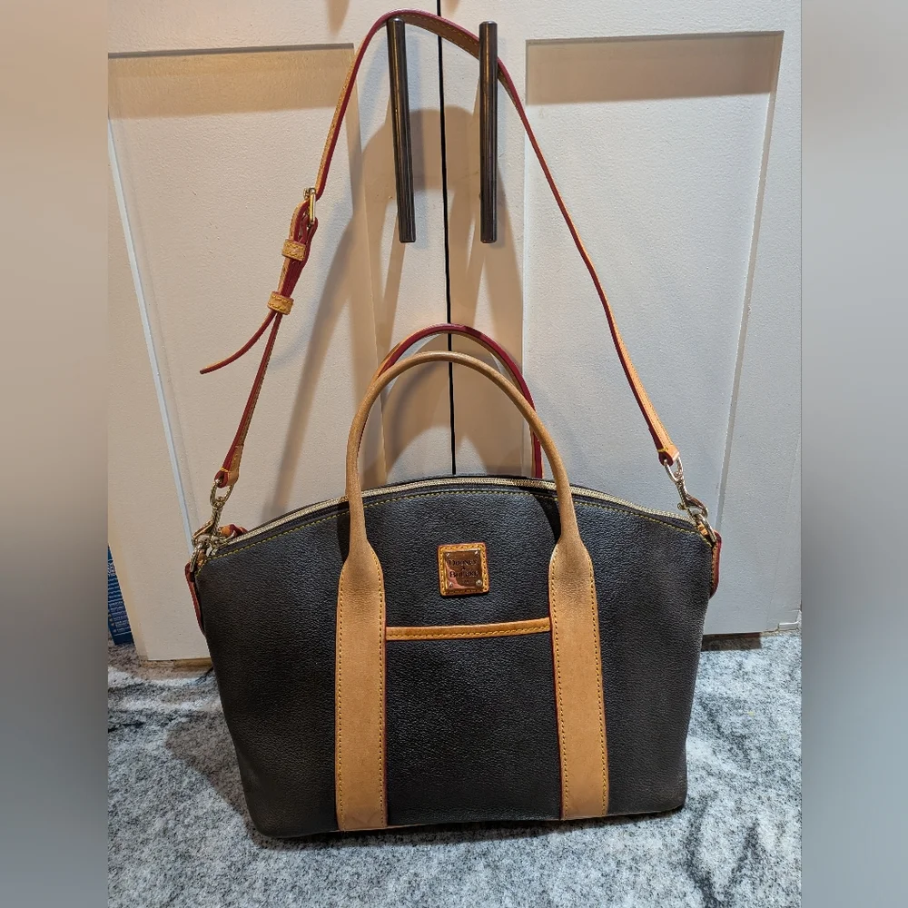 Dooney & Bourke Dark Brown Satchel Bag Pocketbook Great Condition